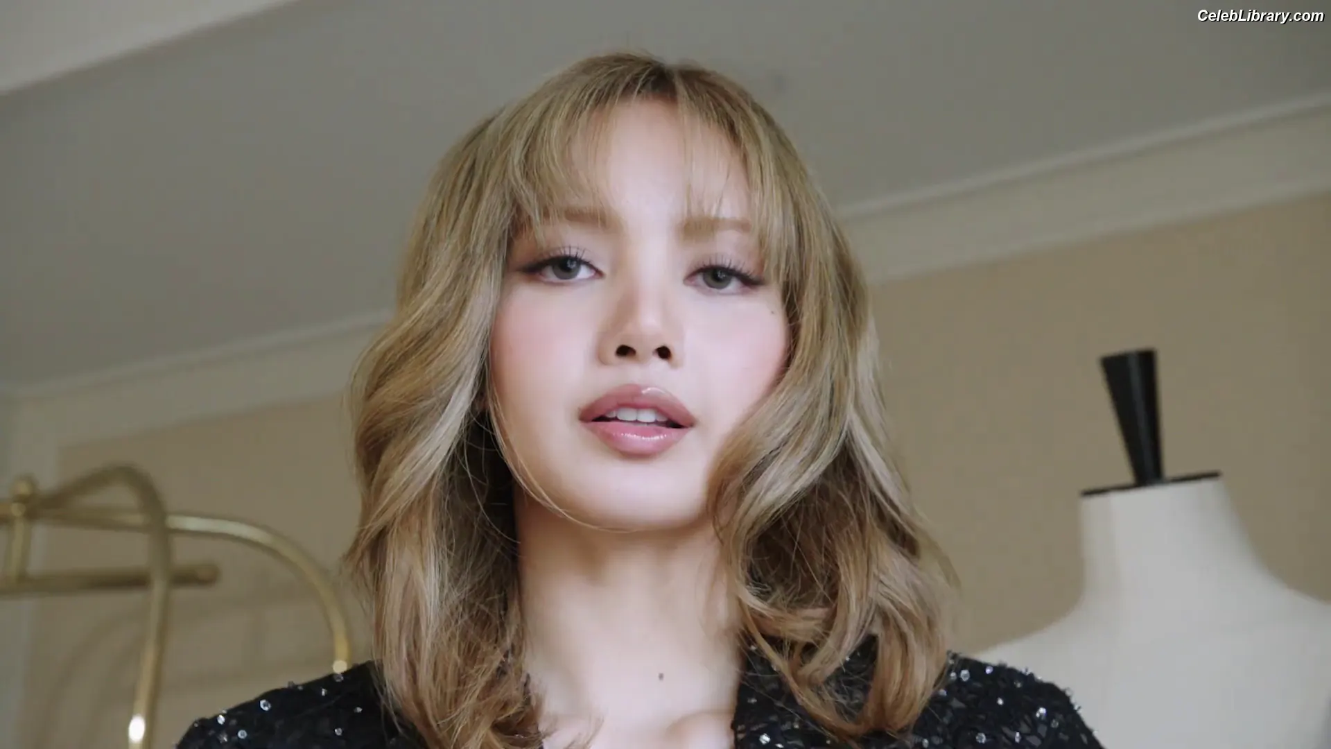 Lisa BLΛƆKPIИK (Blackpink) photo 19 of 6182