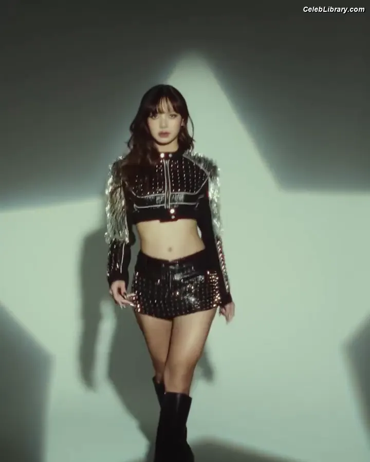 Lisa BLΛƆKPIИK (Blackpink) photo 16 of 6182