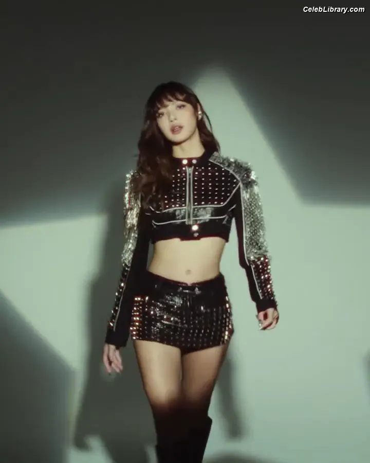 Lisa BLΛƆKPIИK (Blackpink) photo 17 of 6182