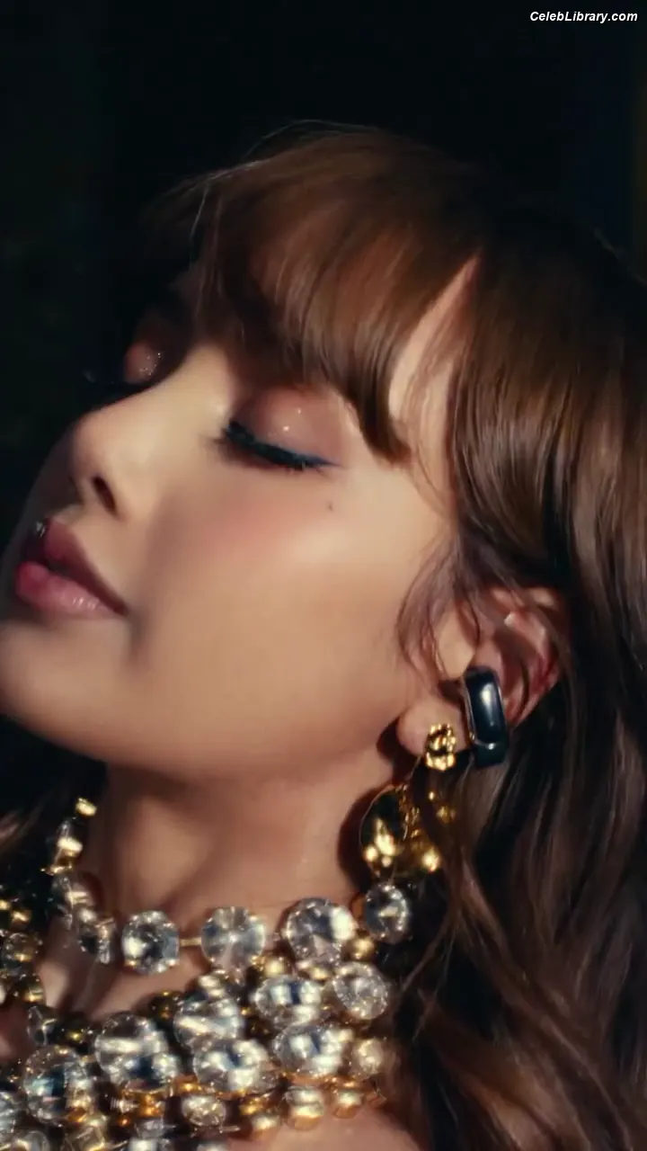Lisa  BLΛƆKPIИK (Blackpink) photo 7 of 6182