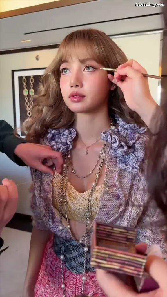 Lisa  BLΛƆKPIИK (Blackpink) photo 20 of 6182
