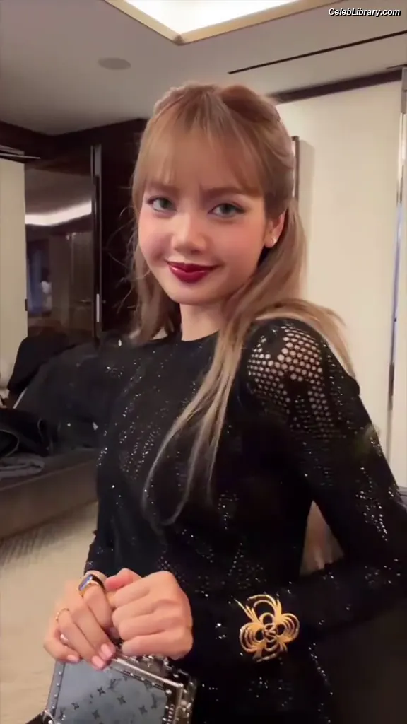 Lisa  BLΛƆKPIИK (Blackpink) photo 20 of 6182