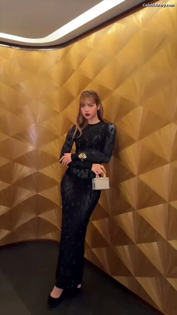 Lisa  BLΛƆKPIИK (Blackpink) photo 22 of 6182
