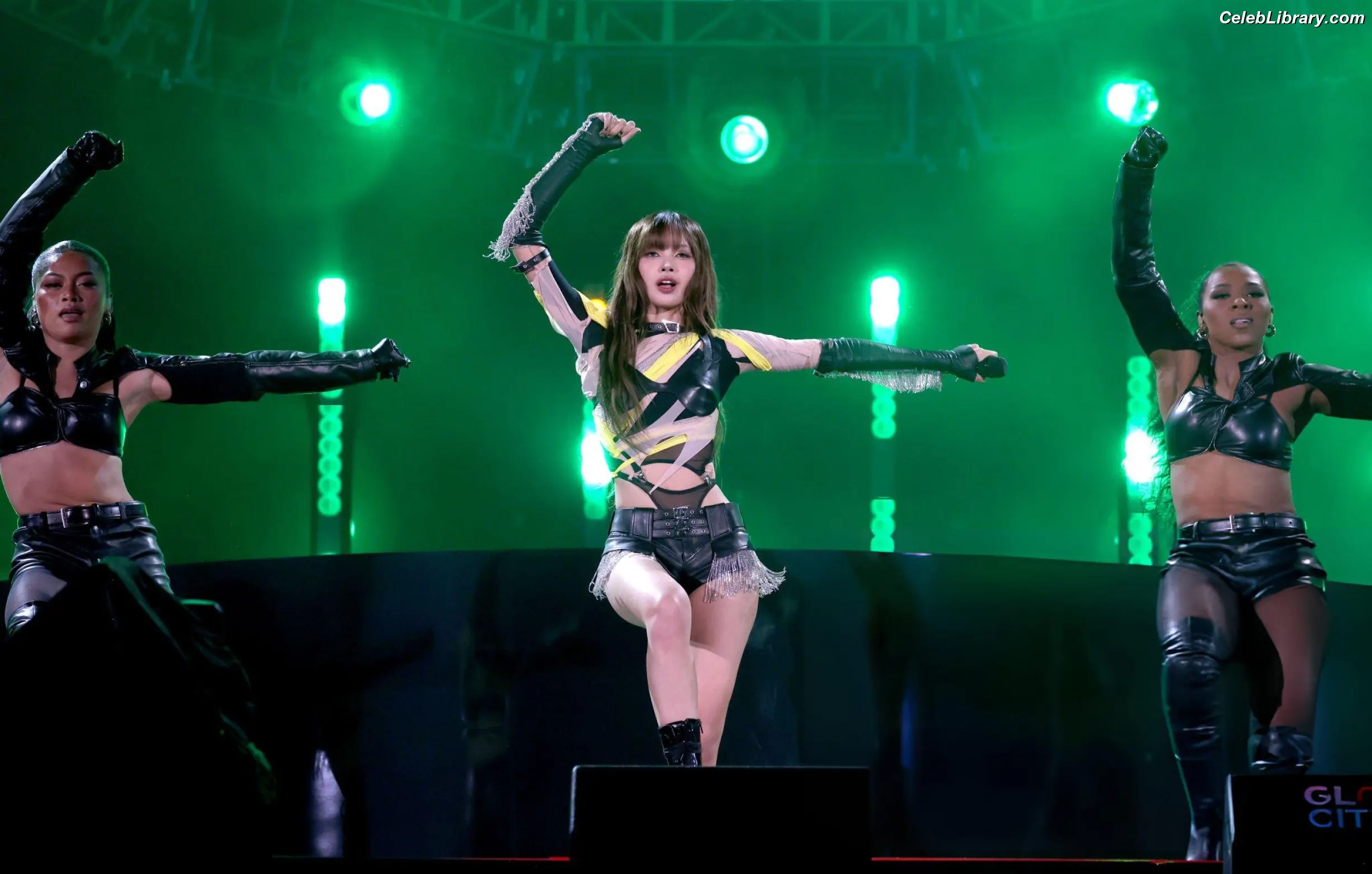 Lisa  BLΛƆKPIИK (Blackpink) photo 24 of 6182