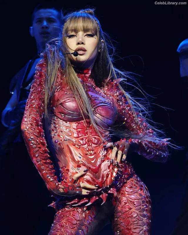 Lisa  BLΛƆKPIИK (Blackpink) photo 8 of 6190