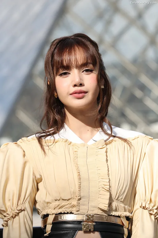 Lisa  BLΛƆKPIИK (Blackpink) photo 9 of 6190