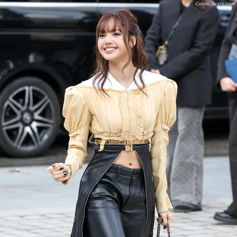 Lisa BLΛƆKPIИK (Blackpink) photo 9 of 6190