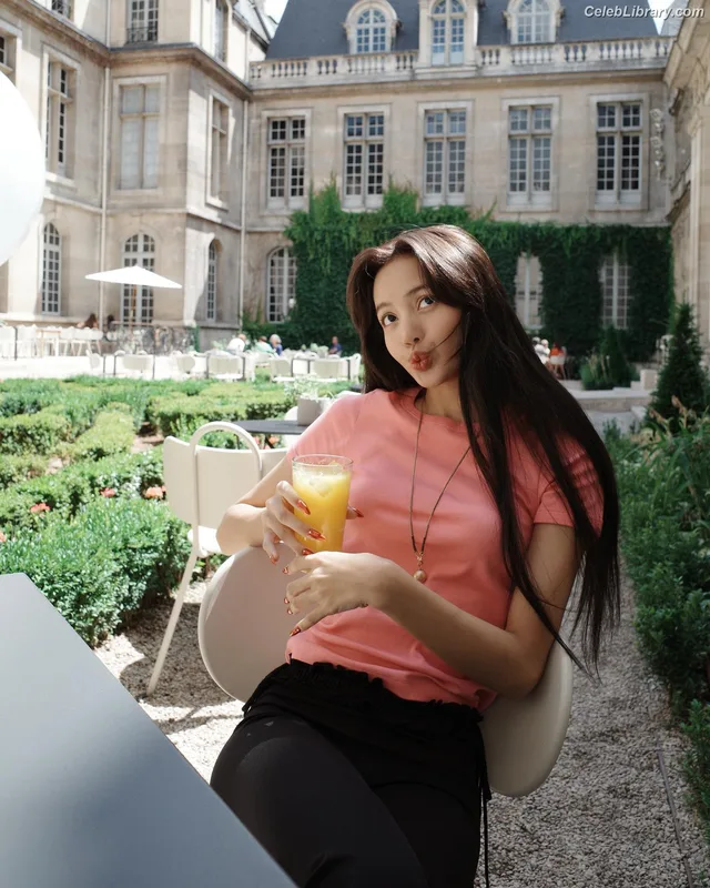 Lisa BLΛƆKPIИK (Blackpink) photo 9 of 6190