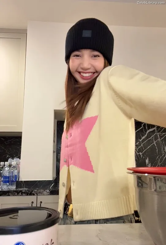 Lisa  BLΛƆKPIИK (Blackpink) photo 13 of 6190