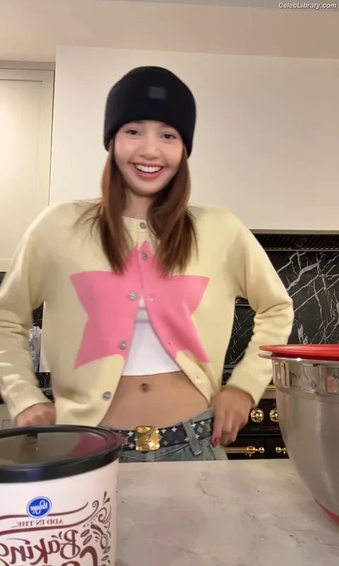 Lisa  BLΛƆKPIИK (Blackpink) photo 14 of 6190