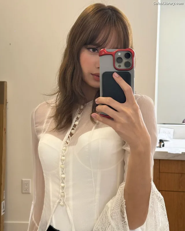 Lisa  BLΛƆKPIИK (Blackpink) photo 4 of 6190