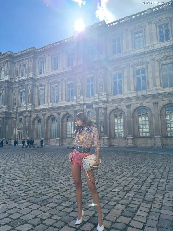 Lisa  BLΛƆKPIИK (Blackpink) photo 14 of 6190
