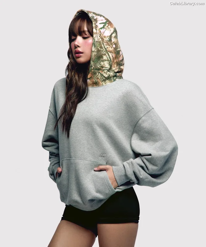 Lisa  BLΛƆKPIИK (Blackpink) photo 17 of 6190