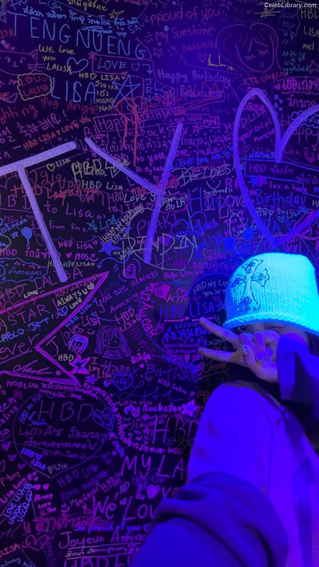 Lisa  BLΛƆKPIИK (Blackpink) photo 1 of 6190