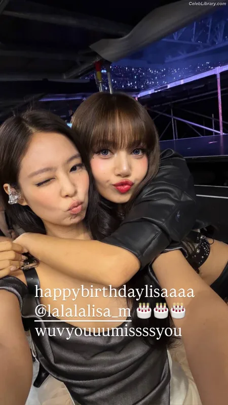 Lisa  BLΛƆKPIИK (Blackpink) photo 4 of 6190