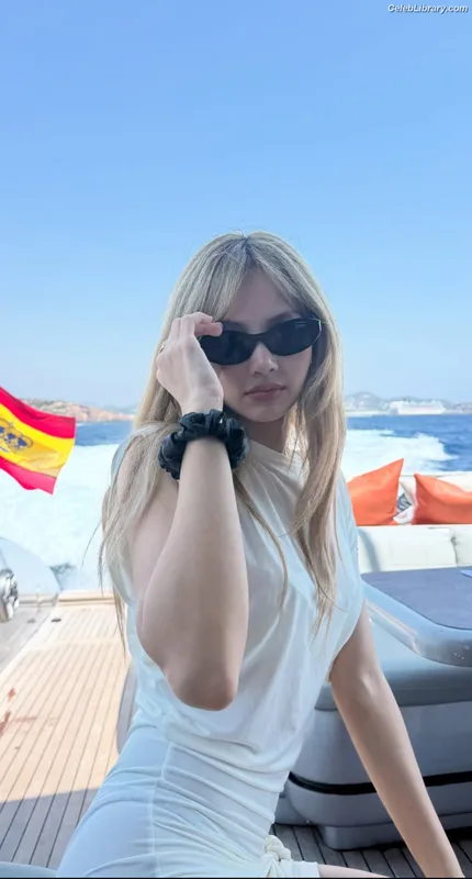 Lisa  BLΛƆKPIИK (Blackpink) photo 12 of 6190