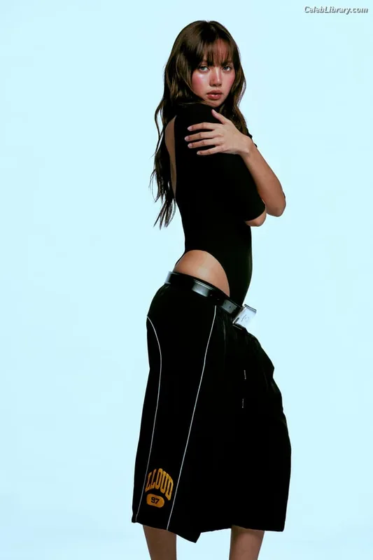 Lisa  BLΛƆKPIИK (Blackpink) photo 21 of 6190