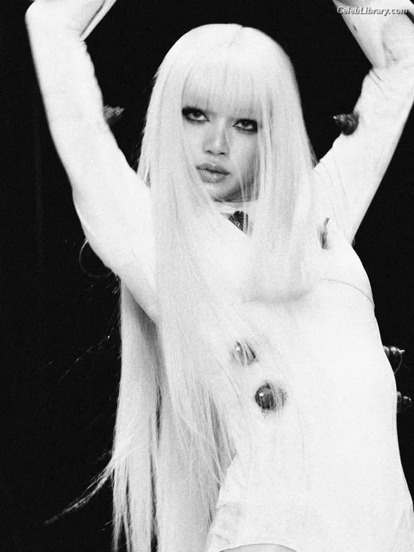 Lisa  BLΛƆKPIИK (Blackpink) photo 8 of 6190