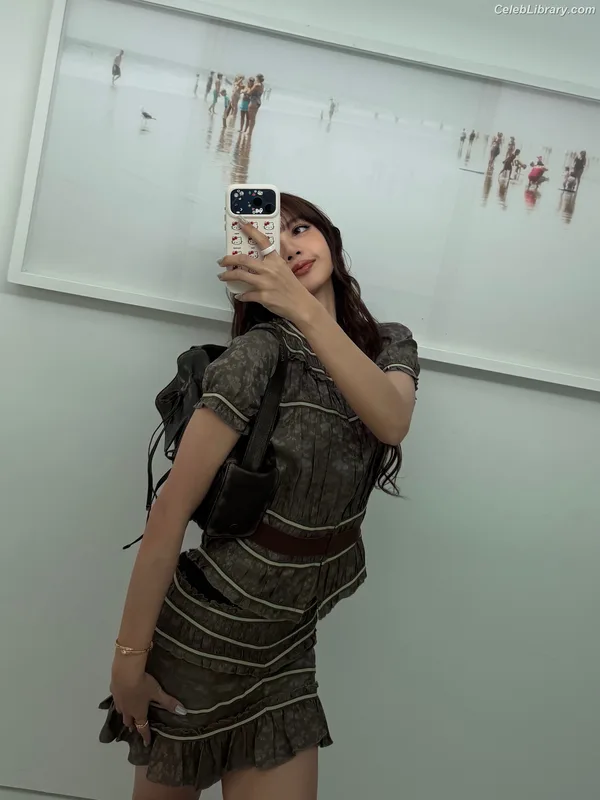 Lisa  BLΛƆKPIИK (Blackpink) photo 11 of 6190