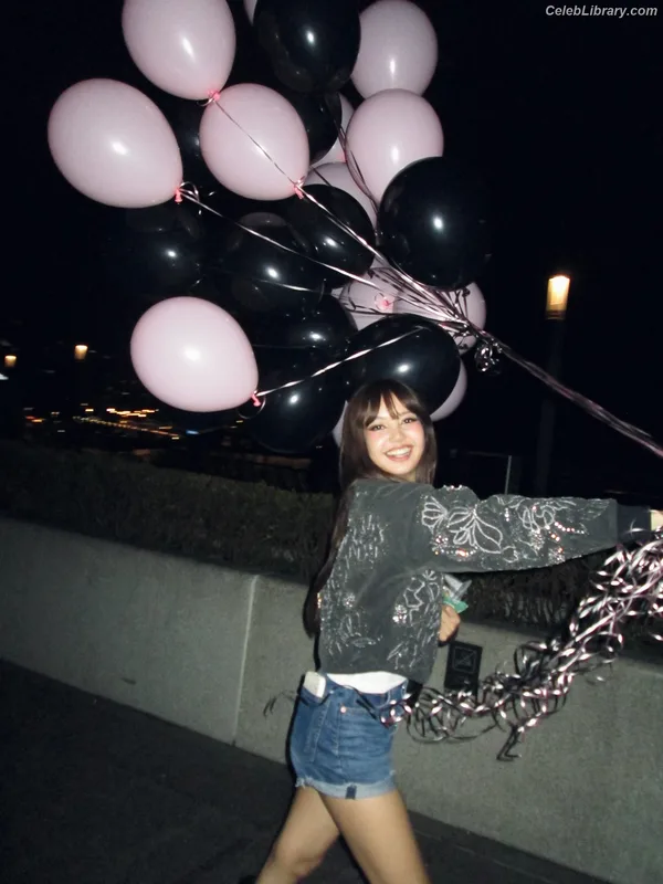 Lisa  BLΛƆKPIИK (Blackpink) photo 21 of 6190