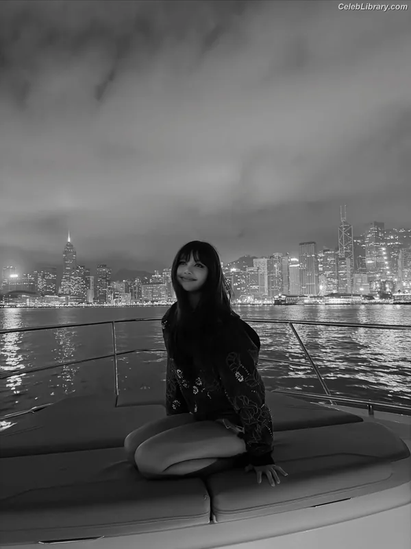 Lisa  BLΛƆKPIИK (Blackpink) photo 24 of 6190