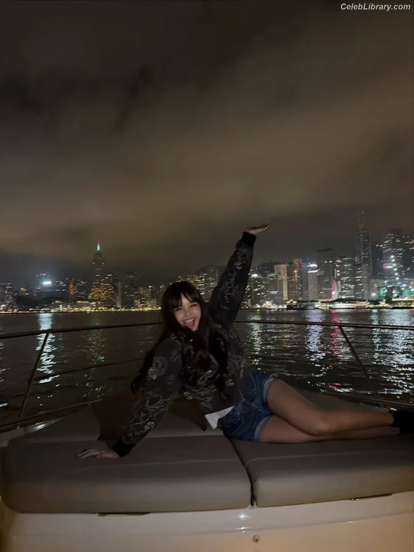 Lisa  BLΛƆKPIИK (Blackpink) photo 3 of 6190
