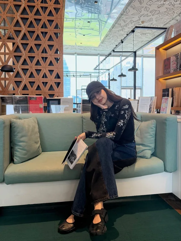 Lisa  BLΛƆKPIИK (Blackpink) photo 4 of 6190