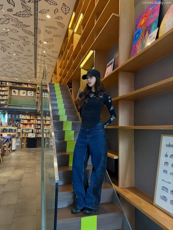 Lisa  BLΛƆKPIИK (Blackpink) photo 5 of 6190