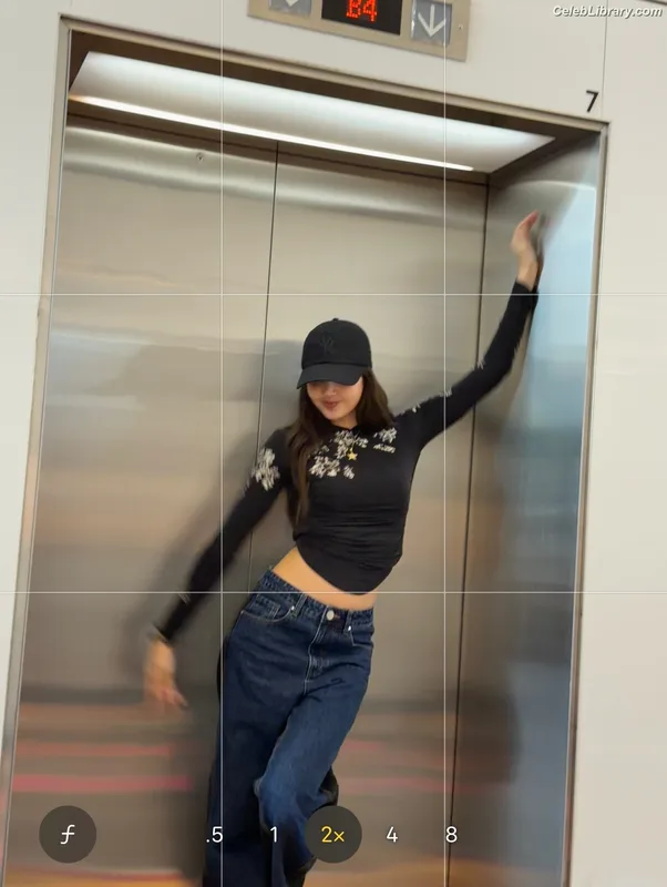 Lisa  BLΛƆKPIИK (Blackpink) photo 8 of 6190