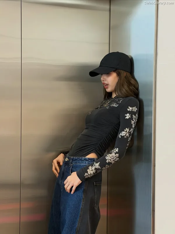 Lisa  BLΛƆKPIИK (Blackpink) photo 9 of 6190