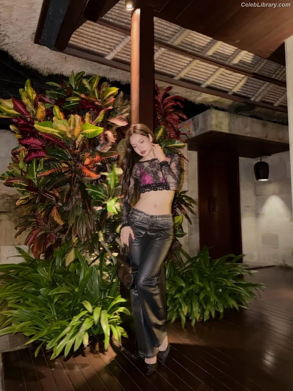 Lisa  BLΛƆKPIИK (Blackpink) photo 24 of 6190