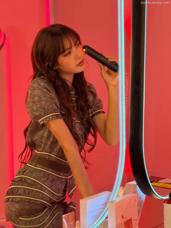 Lisa  BLΛƆKPIИK (Blackpink) photo 16 of 6190