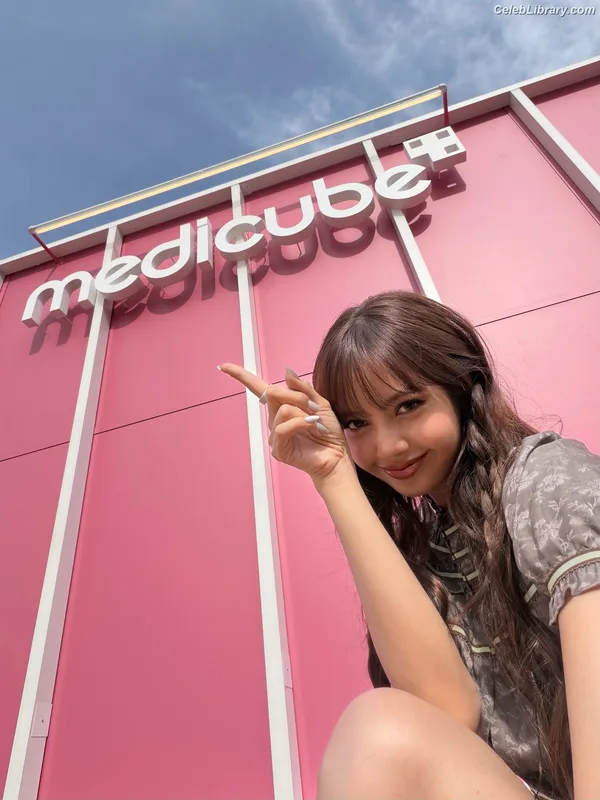 Lisa  BLΛƆKPIИK (Blackpink) photo 19 of 6190