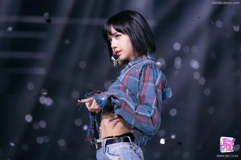 Lisa  BLΛƆKPIИK (Blackpink) photo 2 of 6190