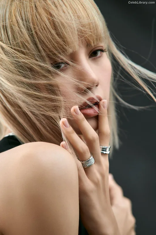 Lisa  BLΛƆKPIИK (Blackpink) photo 12 of 6190