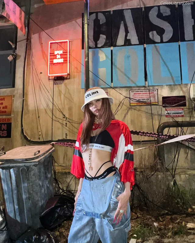 Lisa  BLΛƆKPIИK (Blackpink) photo 11 of 6190