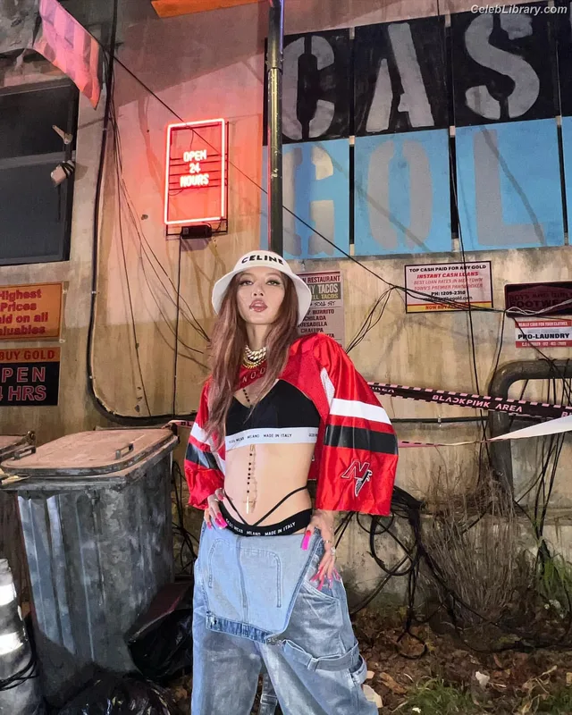 Lisa  BLΛƆKPIИK (Blackpink) photo 14 of 6190