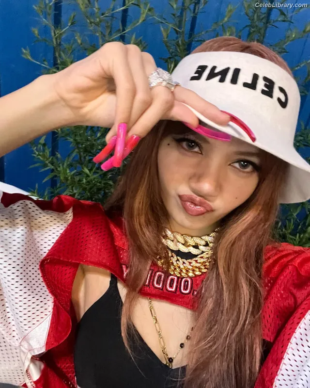 Lisa  BLΛƆKPIИK (Blackpink) photo 16 of 6190
