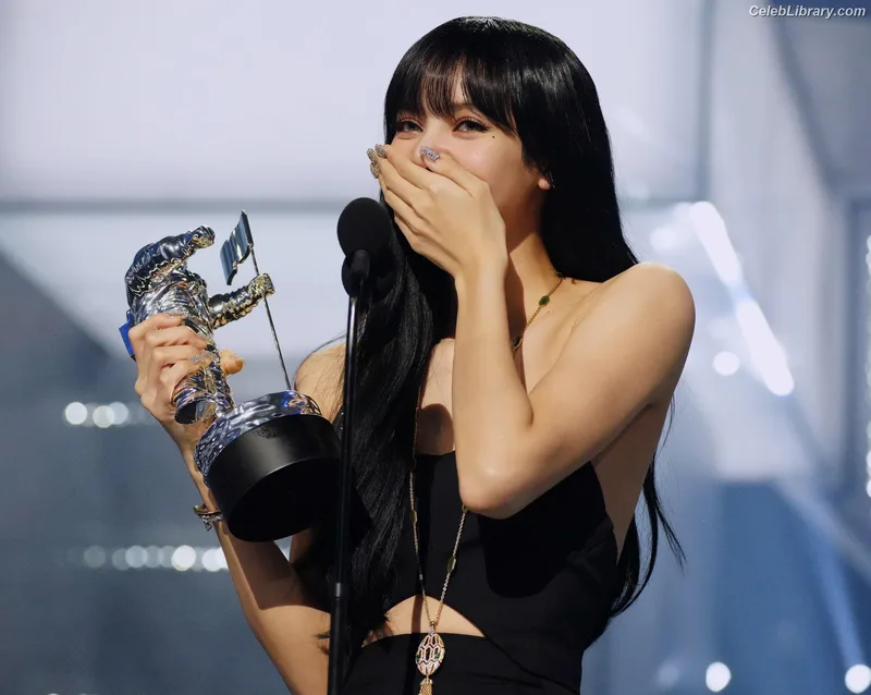 Lisa  BLΛƆKPIИK (Blackpink) photo 21 of 6190