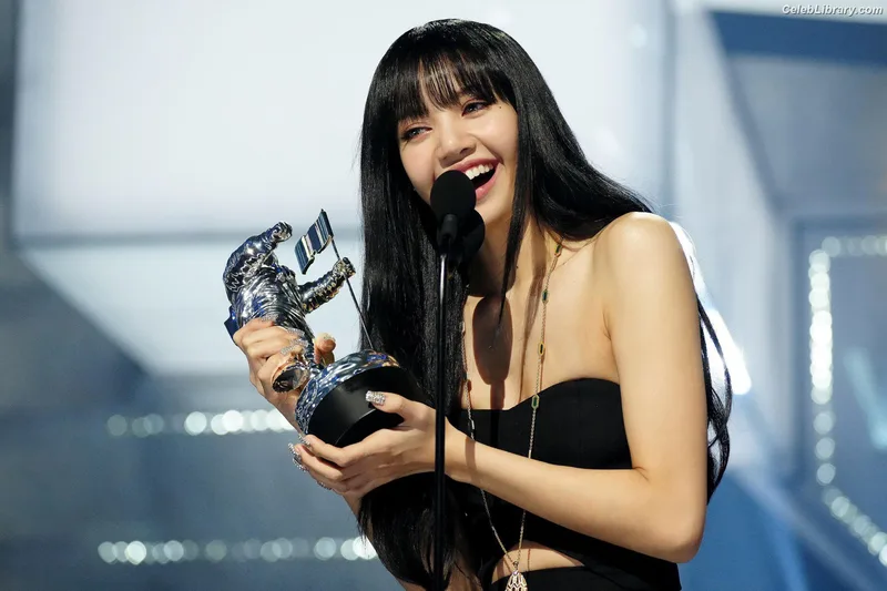 Lisa  BLΛƆKPIИK (Blackpink) photo 23 of 6190