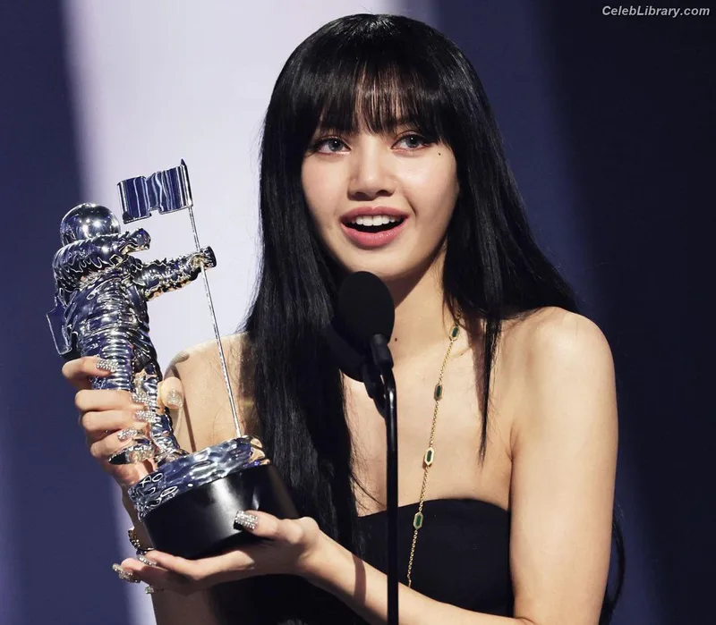 Lisa  BLΛƆKPIИK (Blackpink) photo 24 of 6190