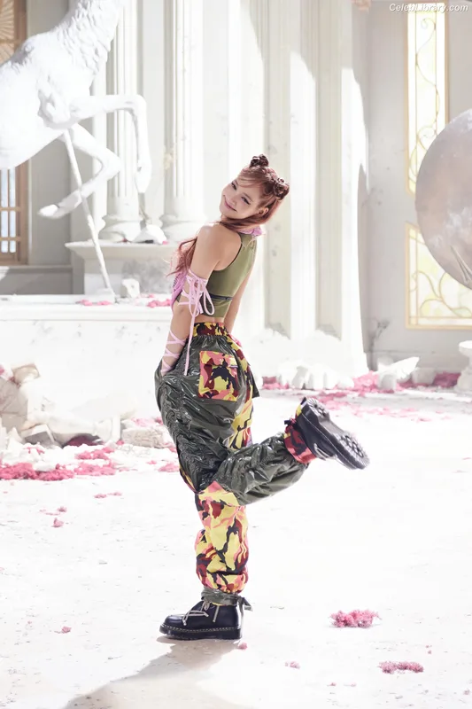 Lisa  BLΛƆKPIИK (Blackpink) photo 10 of 6190