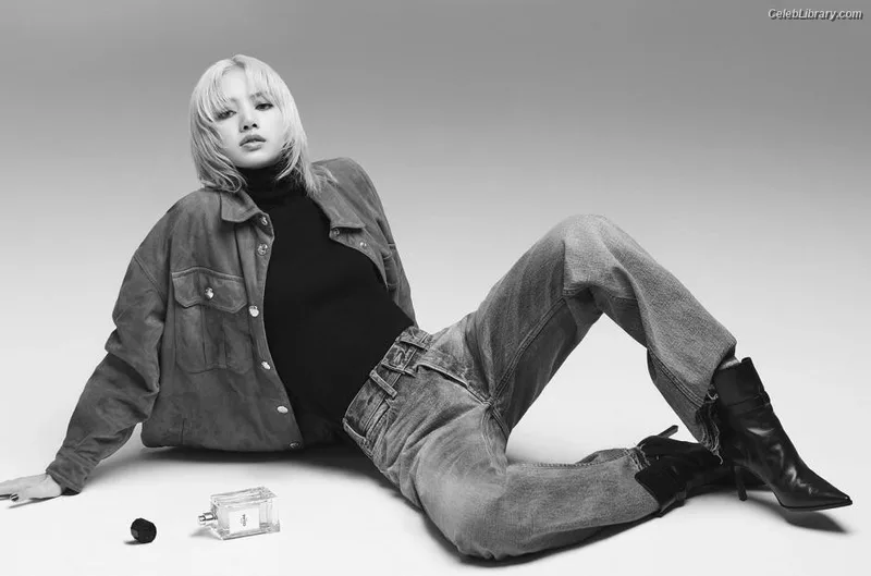 Lisa  BLΛƆKPIИK (Blackpink) photo 14 of 6190