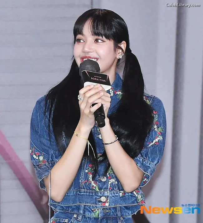 Lisa  BLΛƆKPIИK (Blackpink) photo 23 of 6190