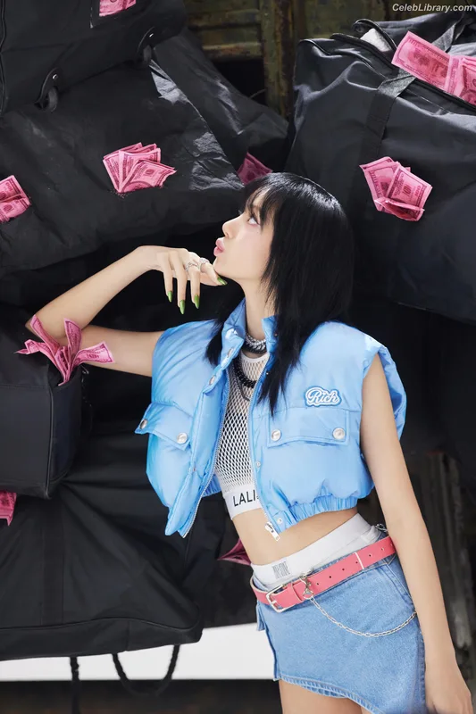 Lisa  BLΛƆKPIИK (Blackpink) photo 7 of 6190
