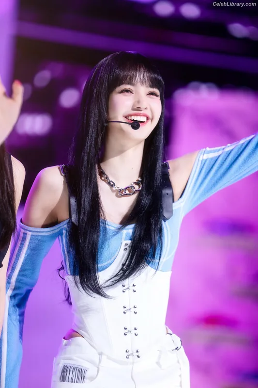 Lisa  BLΛƆKPIИK (Blackpink) photo 9 of 6190