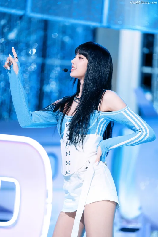 Lisa  BLΛƆKPIИK (Blackpink) photo 11 of 6190