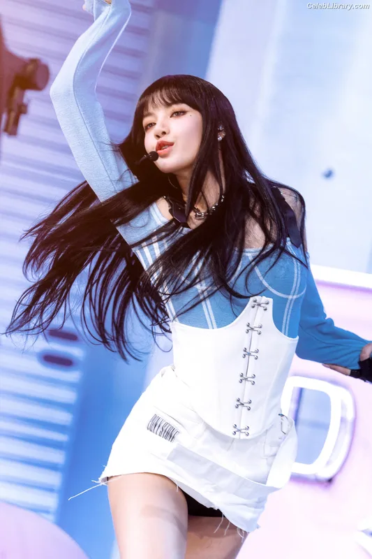 Lisa  BLΛƆKPIИK (Blackpink) photo 12 of 6190