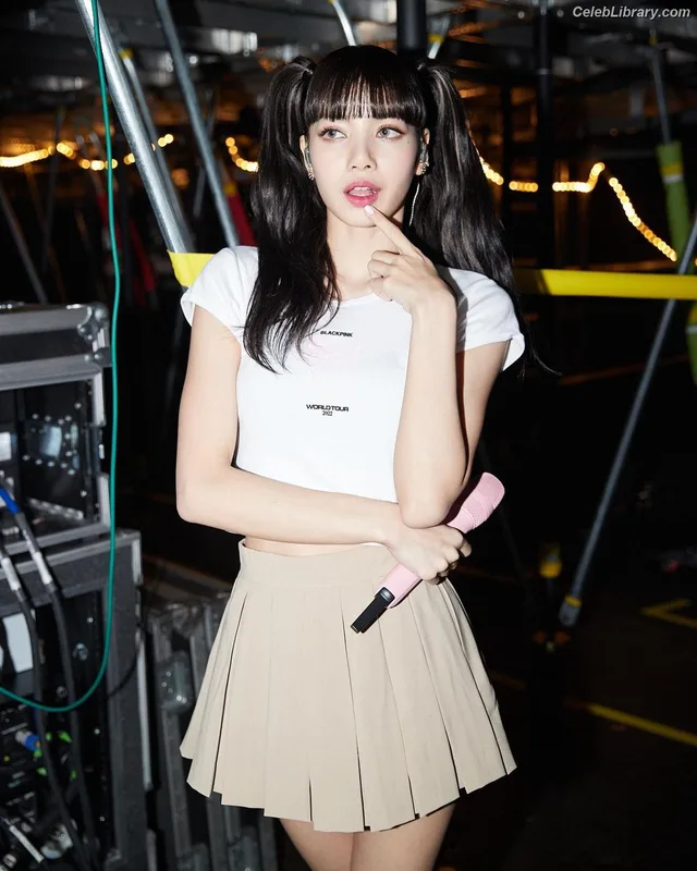 Lisa  BLΛƆKPIИK (Blackpink) photo 17 of 6190