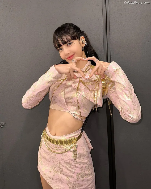 Lisa  BLΛƆKPIИK (Blackpink) photo 19 of 6190